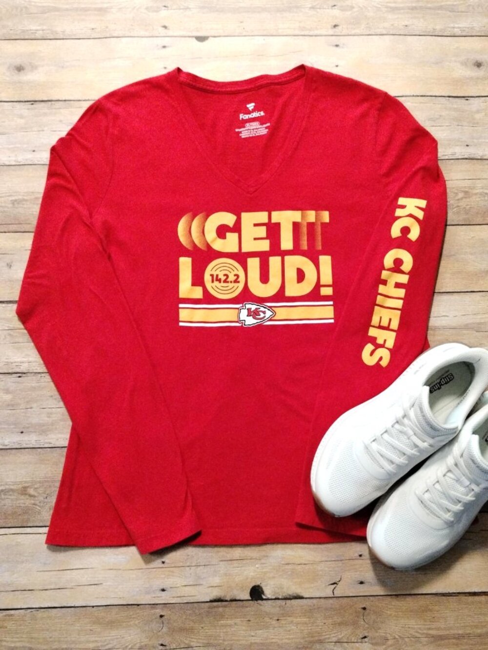 Fanatics Women's Get Loud 142.2 KC Chiefs V-Neck T-Shirt XL Red Yellow Long Slv